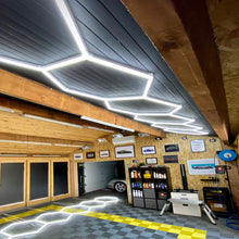 Lataa kuva Galleria-katseluun, Hexagon Car Detailing Workshop Ceiling Led Lights For Car Shop And Garage honeycomb light（DK-HGS405A）
